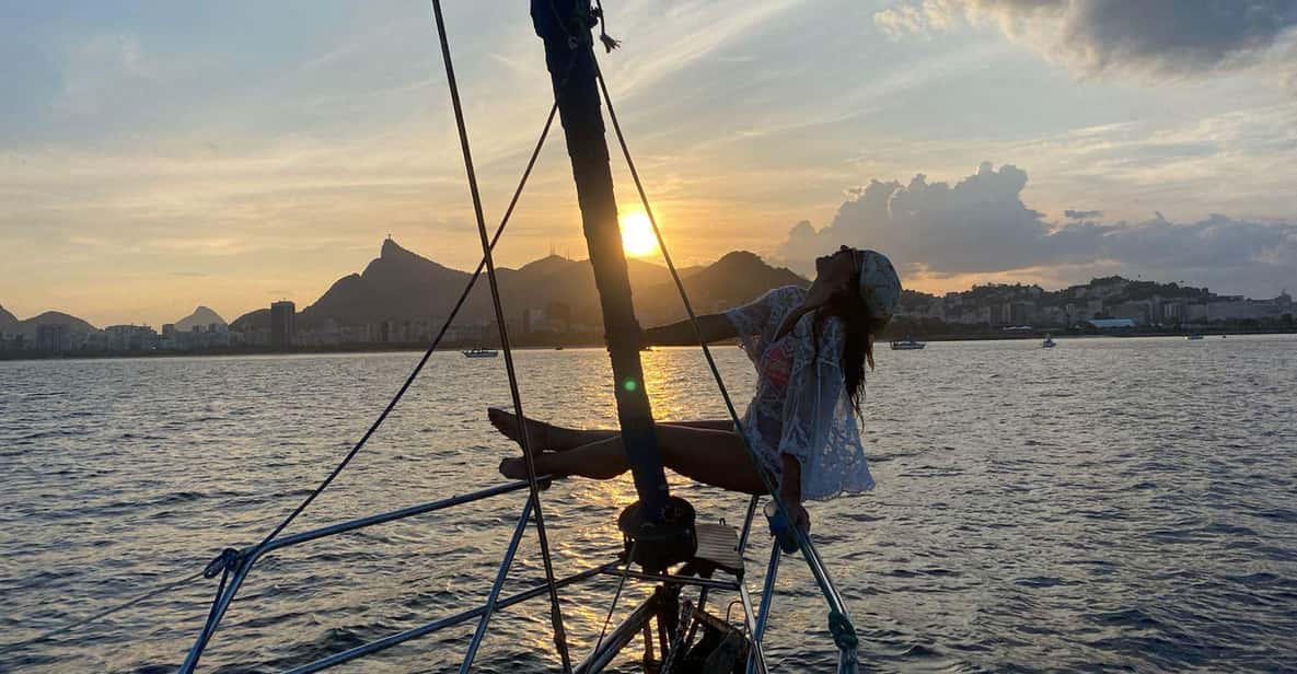 Rio de Janeiro: Sunset Sailboat Tour with Open Bar